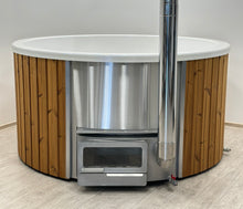 Ladda upp bild till gallerivisning, Badtunna Boviken Premium (Akryl) Ø180/ Ø200 cm Integrerad horisontell vedeldad kamin